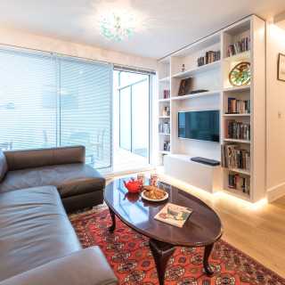 Flat Market Mews in City of Westminster
