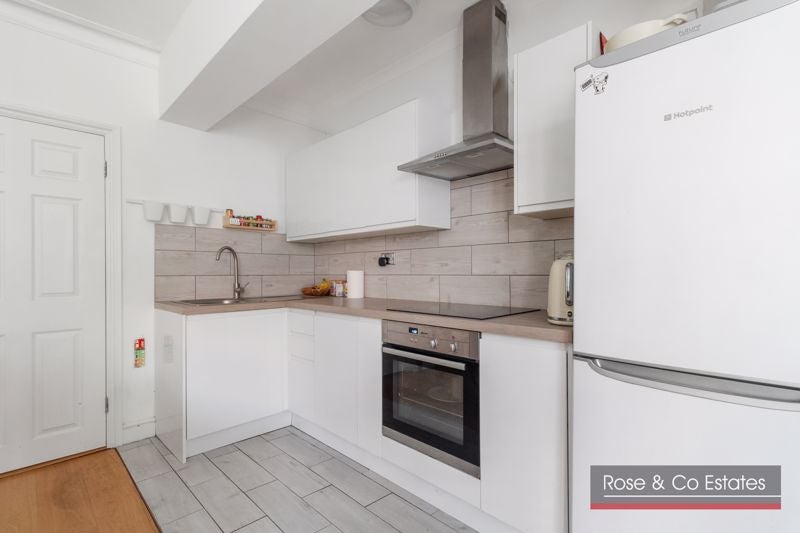 Flat Kingsgate Road in Greater London