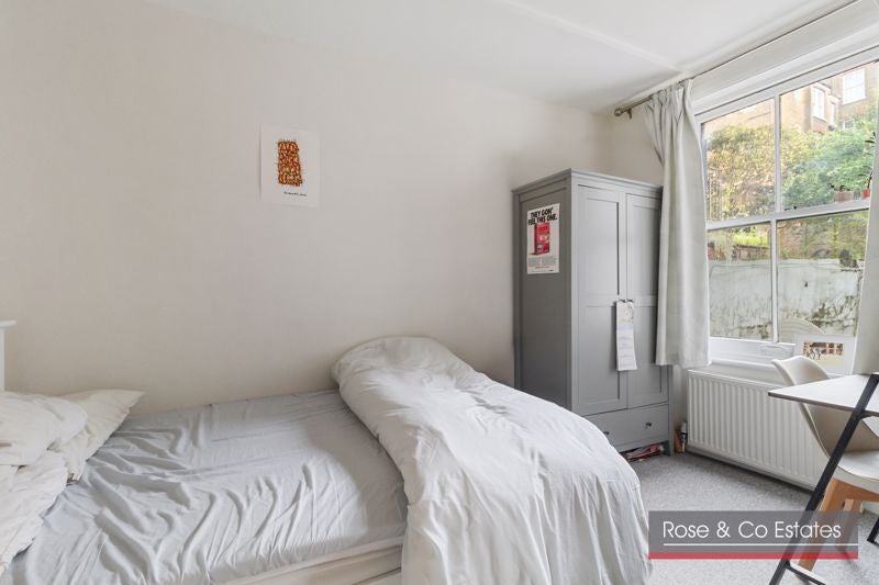 Flat Kingsgate Road in Greater London