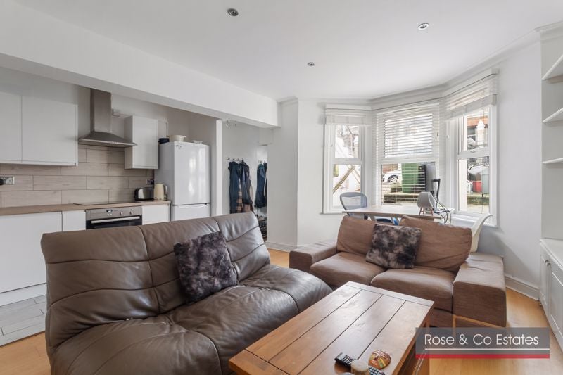 Flat Kingsgate Road in Greater London