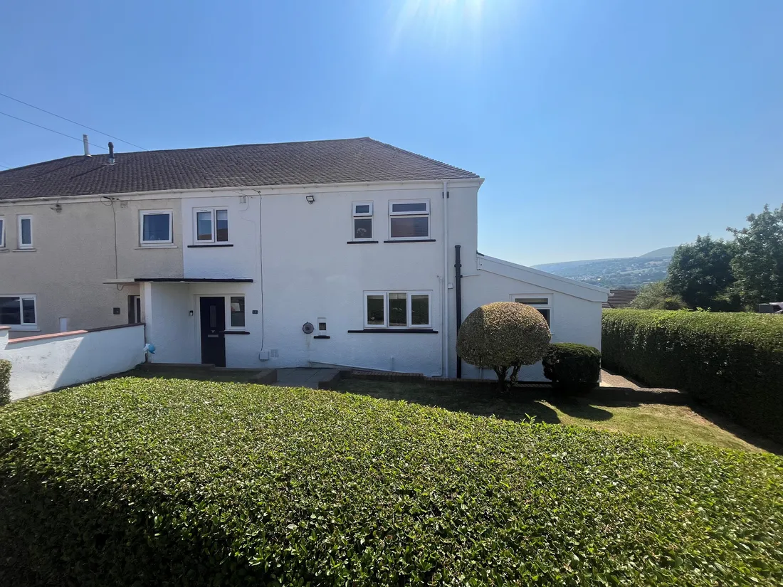 House Festival Crescent in Pontypool