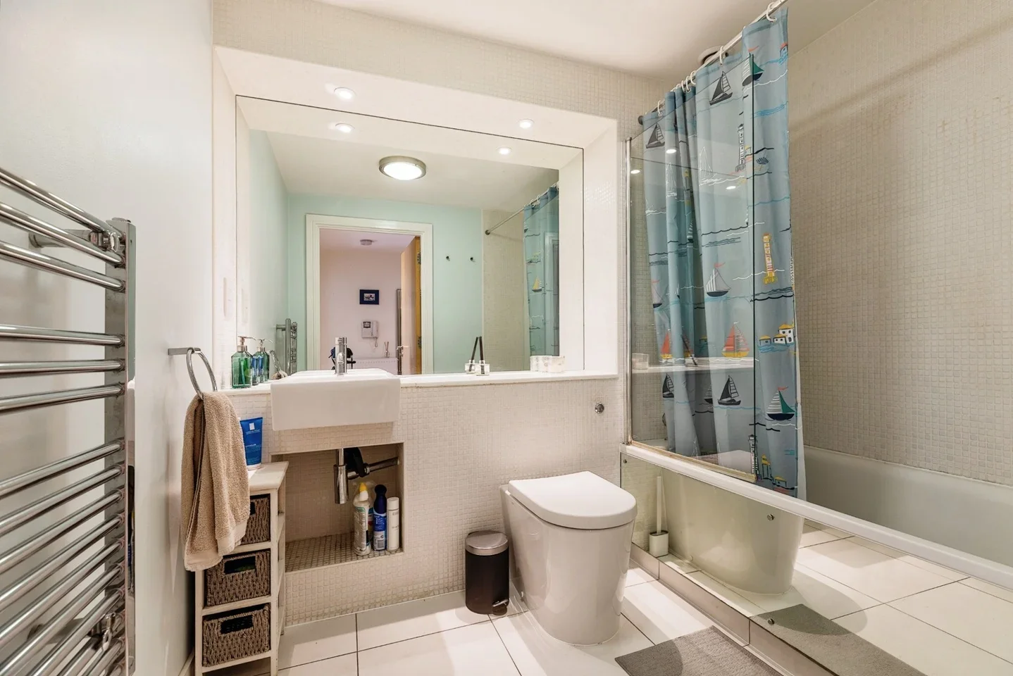 Flat Merryweather Place in Greater London