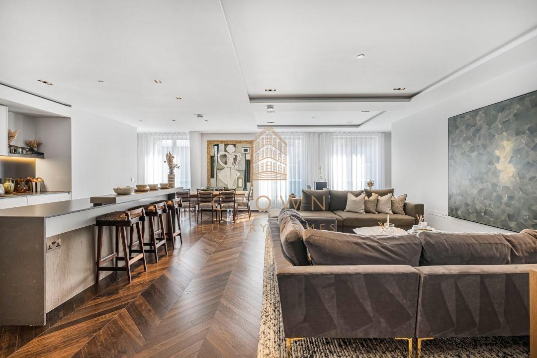 Flat Great Newport Street in City of Westminster