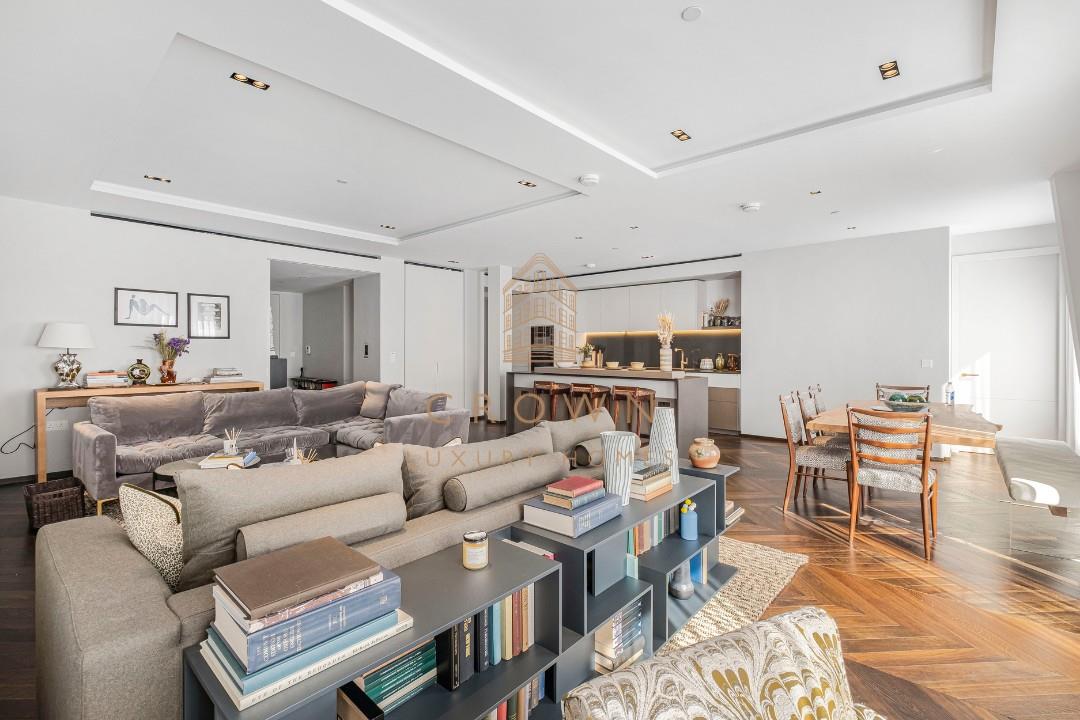 Flat Great Newport Street in City of Westminster