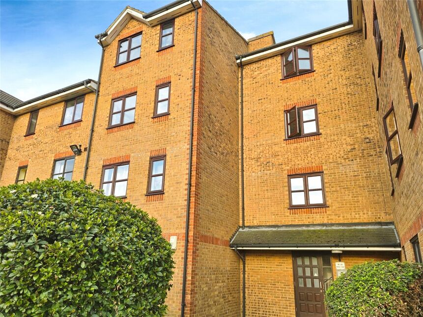 Flat John Williams Close in Greater London