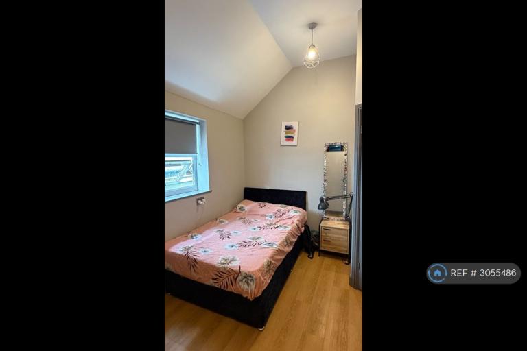 Room Borough Road in Middlesbrough