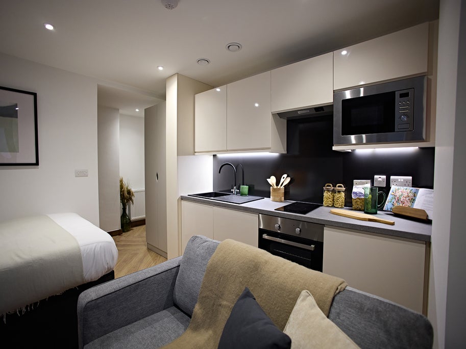 Room Wade Lane in Leeds