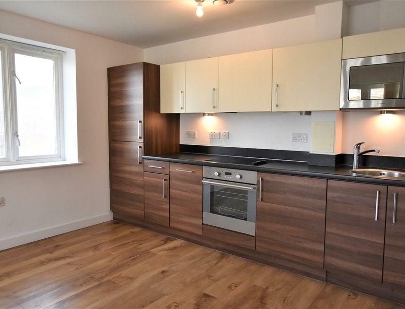 Flat Park Lodge Avenue in Greater London
