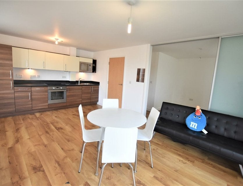 Flat Park Lodge Avenue in Greater London