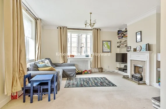 Flat Alwyn Avenue in Greater London