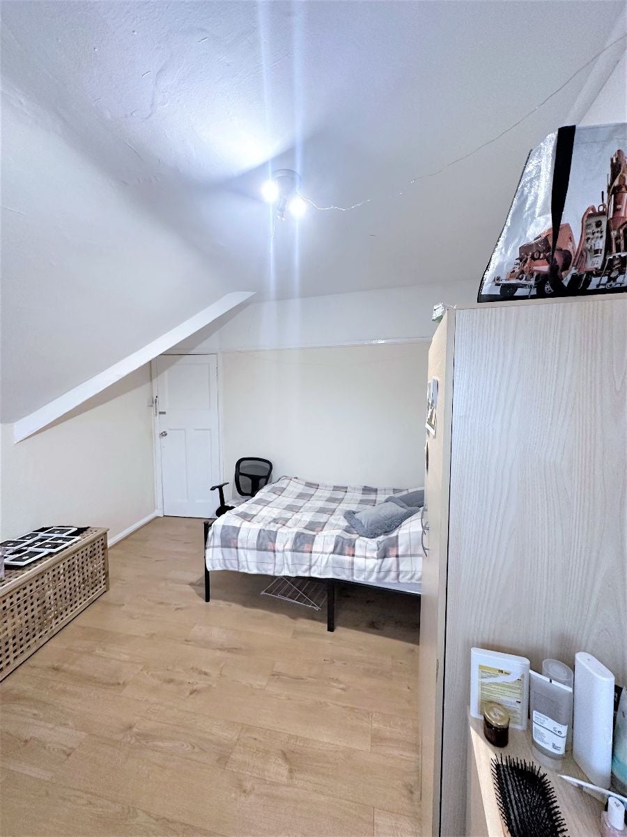 Flat Finchley Lane in Greater London