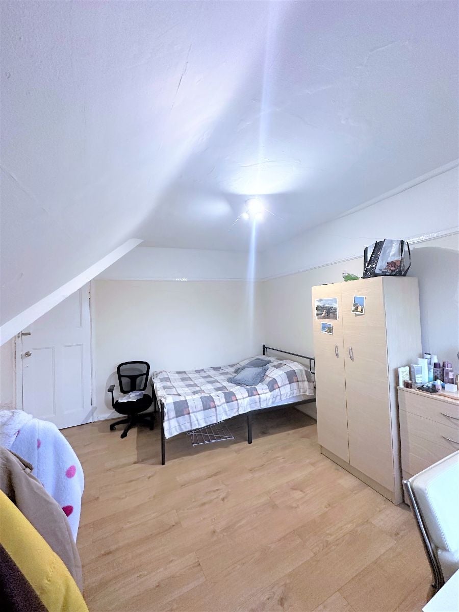 Flat Finchley Lane in Greater London