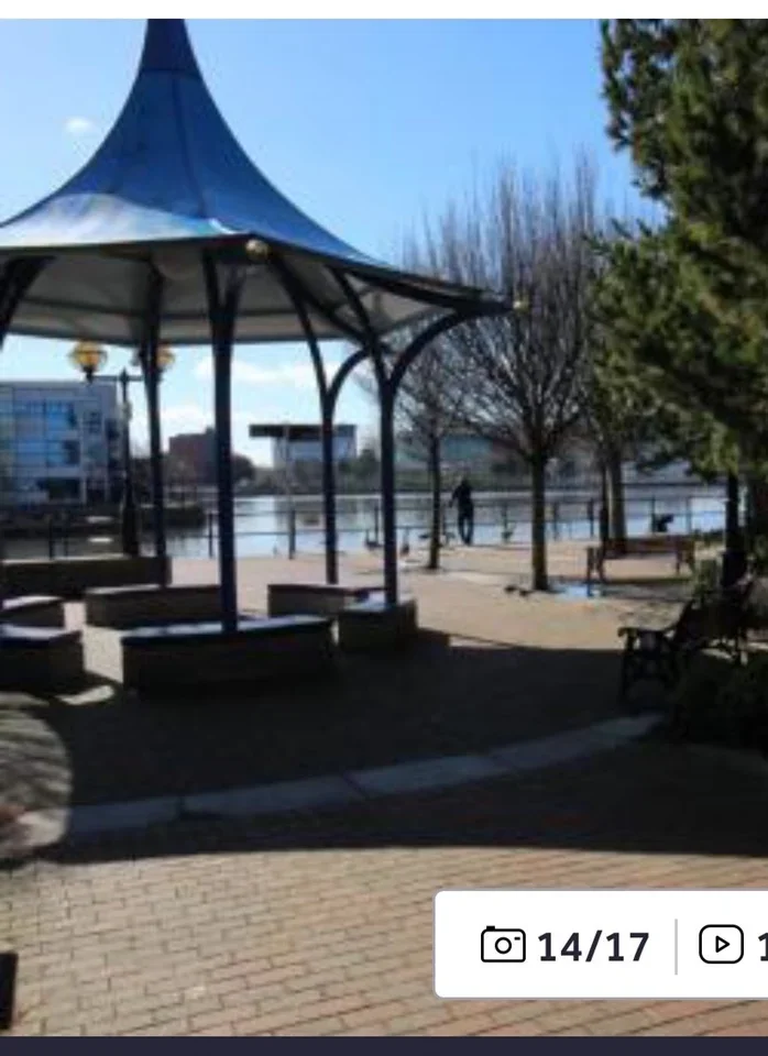 Flat Winnipeg Quay in Salford