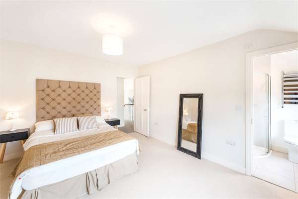 Flat The Grove in Greater London