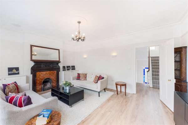 Flat The Grove in Greater London
