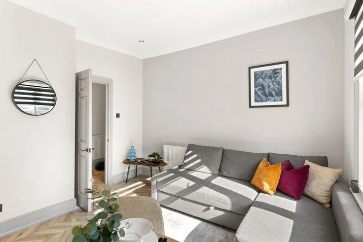 Flat Lewisham Road in Greater London