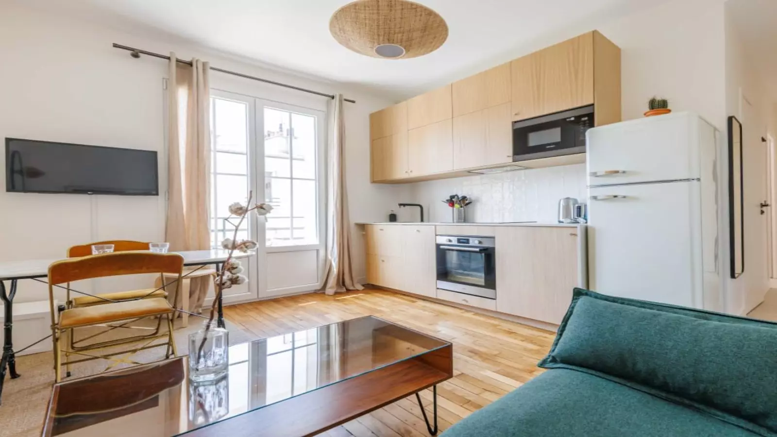 Flat Avenue de Saint-Mandé in Paris