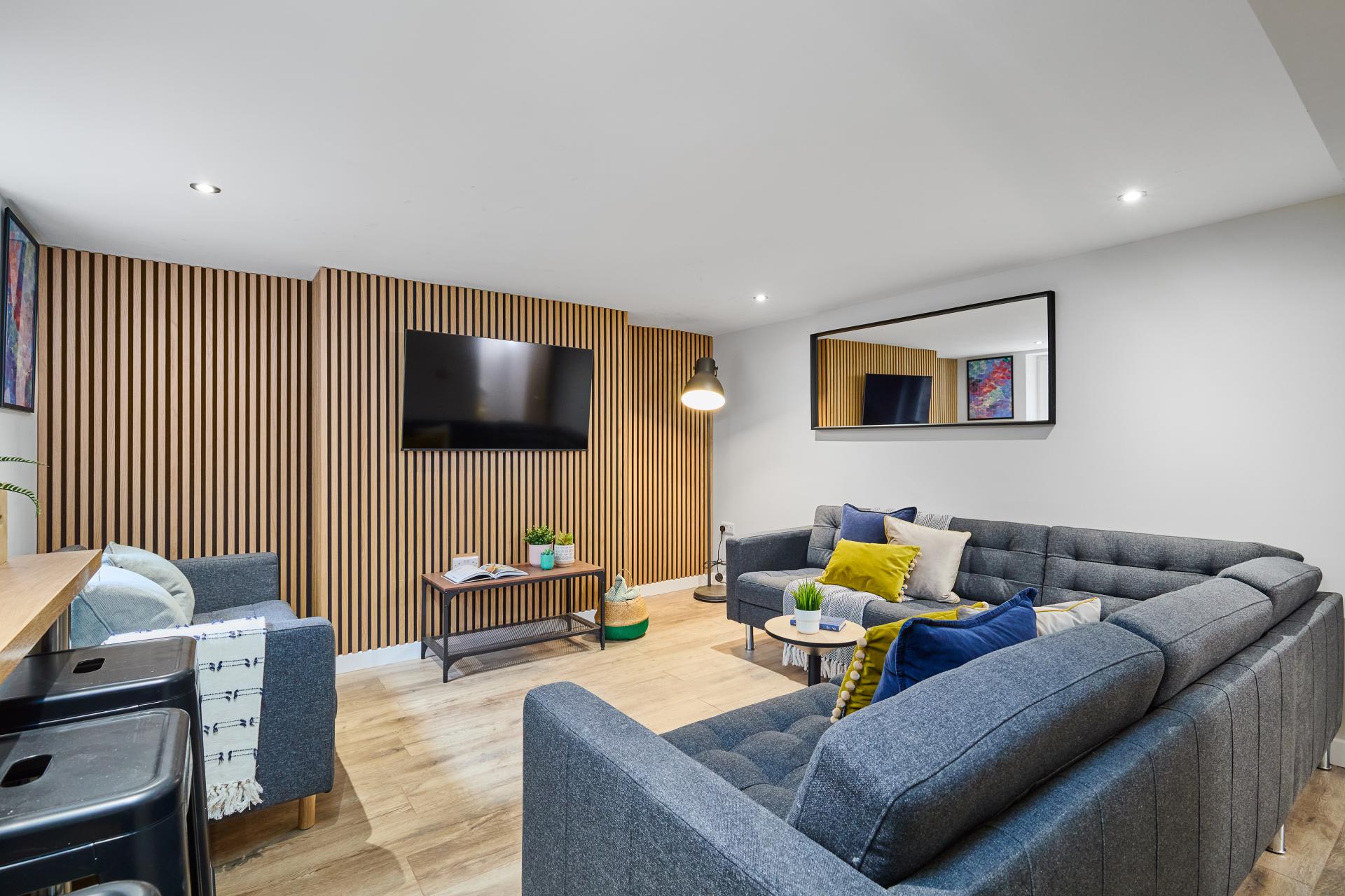 House Cliff Mount in Leeds