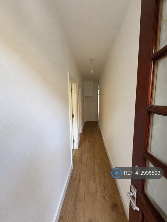 Flat Diana Road in Greater London