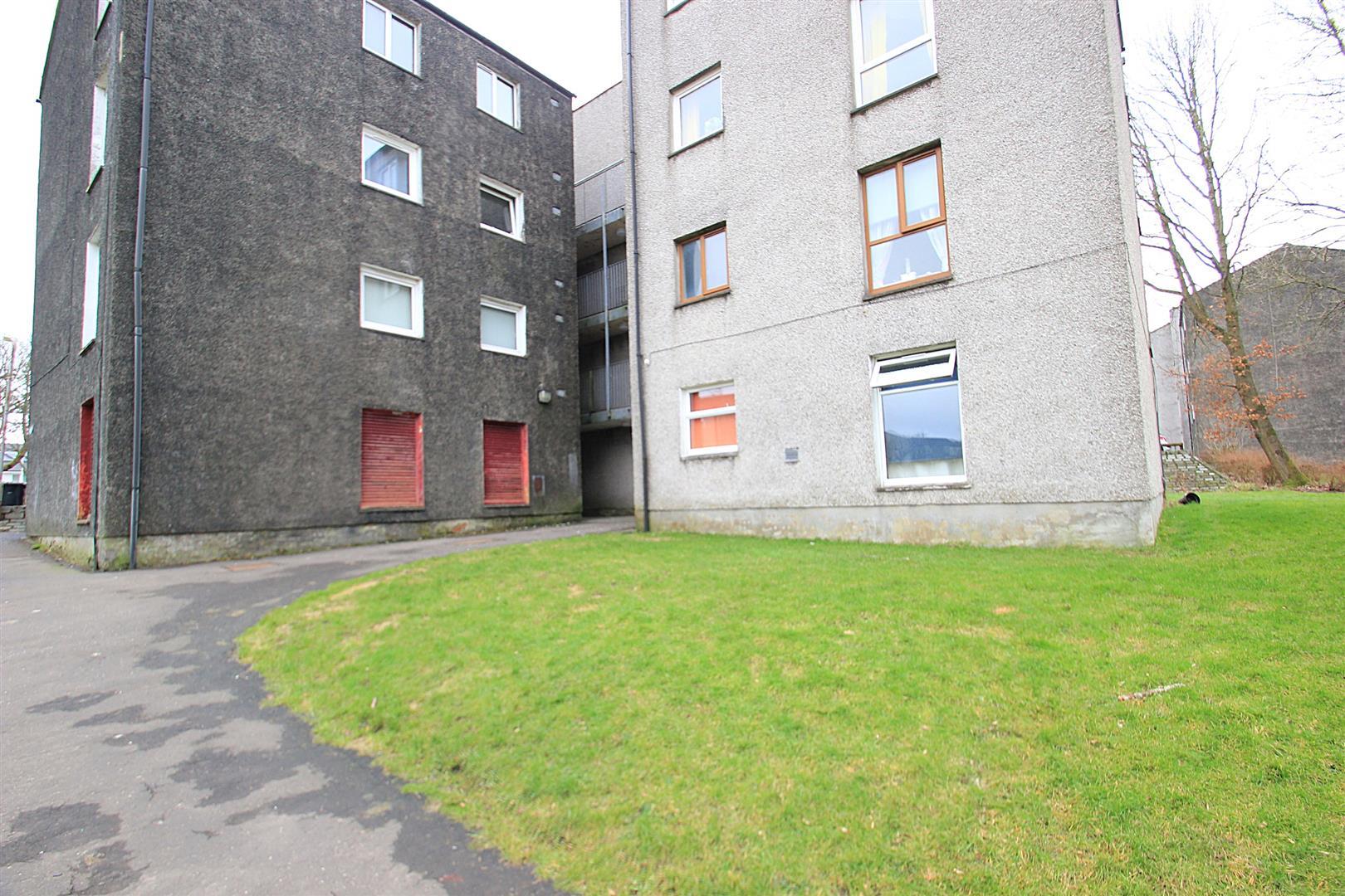 Flat Cedar Road in Cumbernauld
