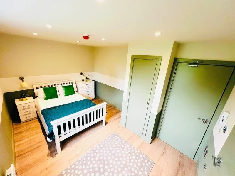 Room Glenister Park Road in Greater London