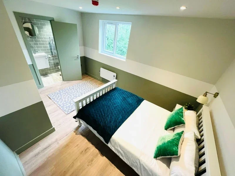 Room Glenister Park Road in Greater London