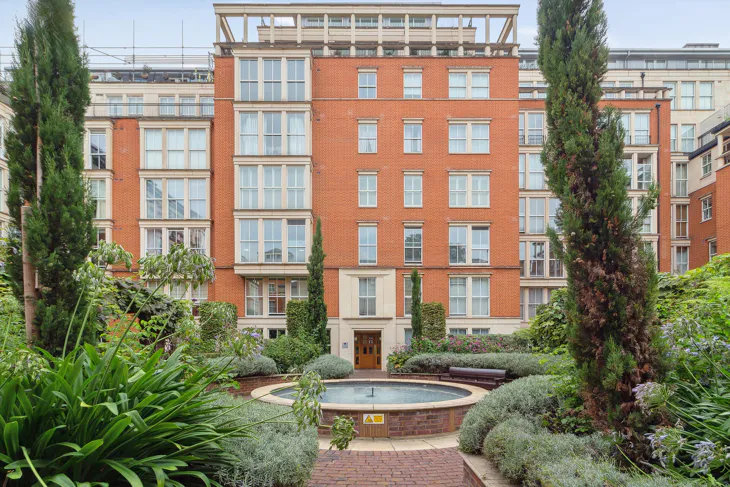 House Coleridge Gardens in Greater London