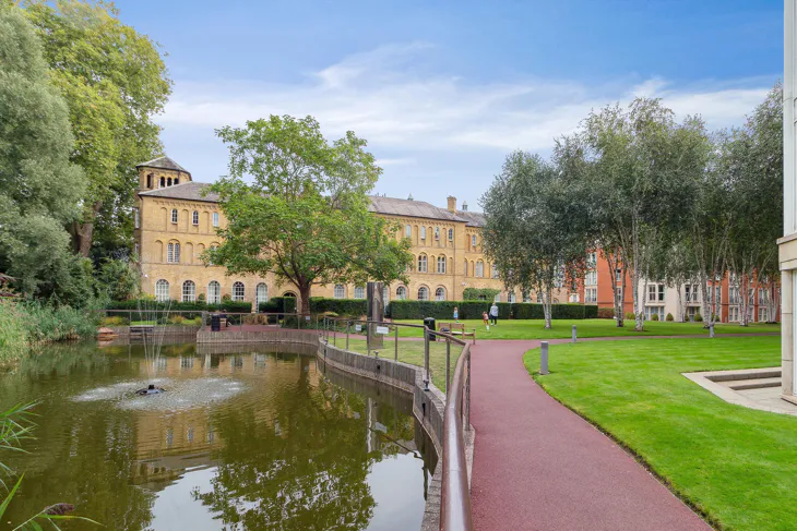 House Coleridge Gardens in Greater London