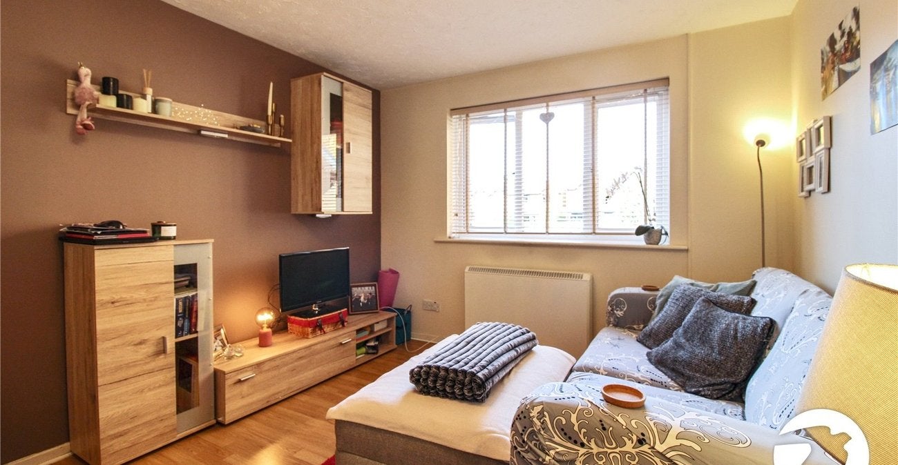 Flat Cumberland Place in Greater London