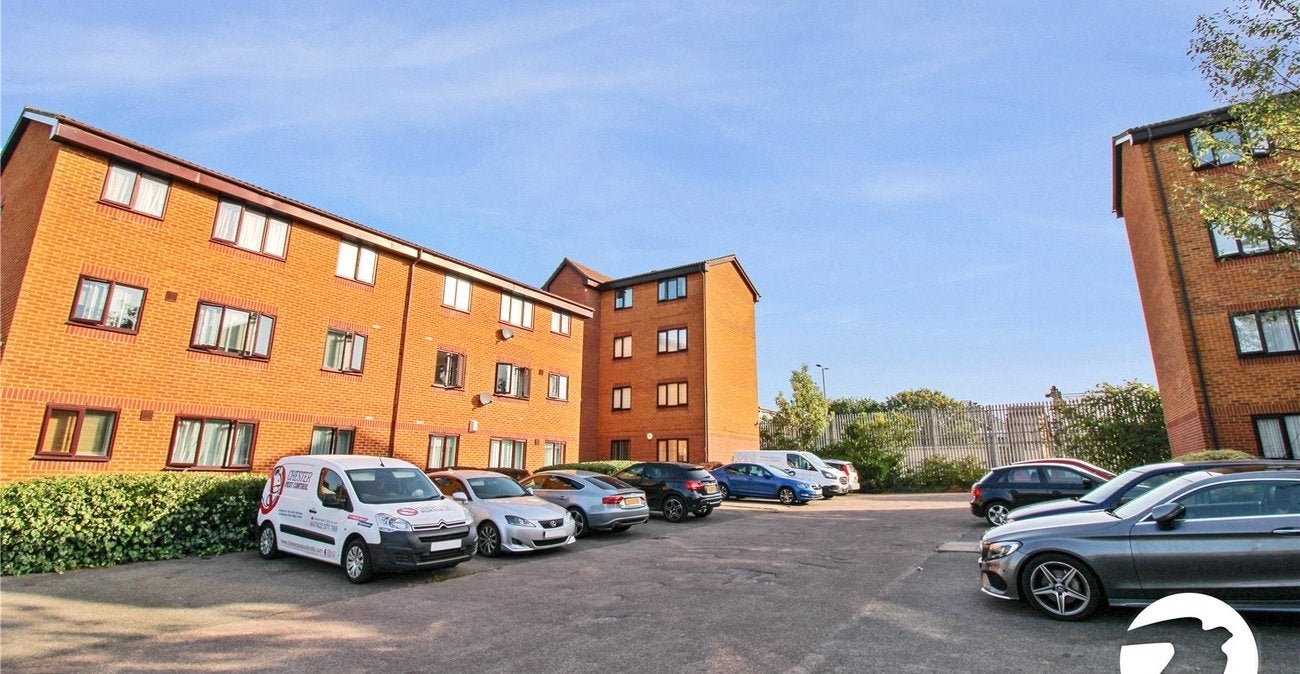 Flat Cumberland Place in Greater London