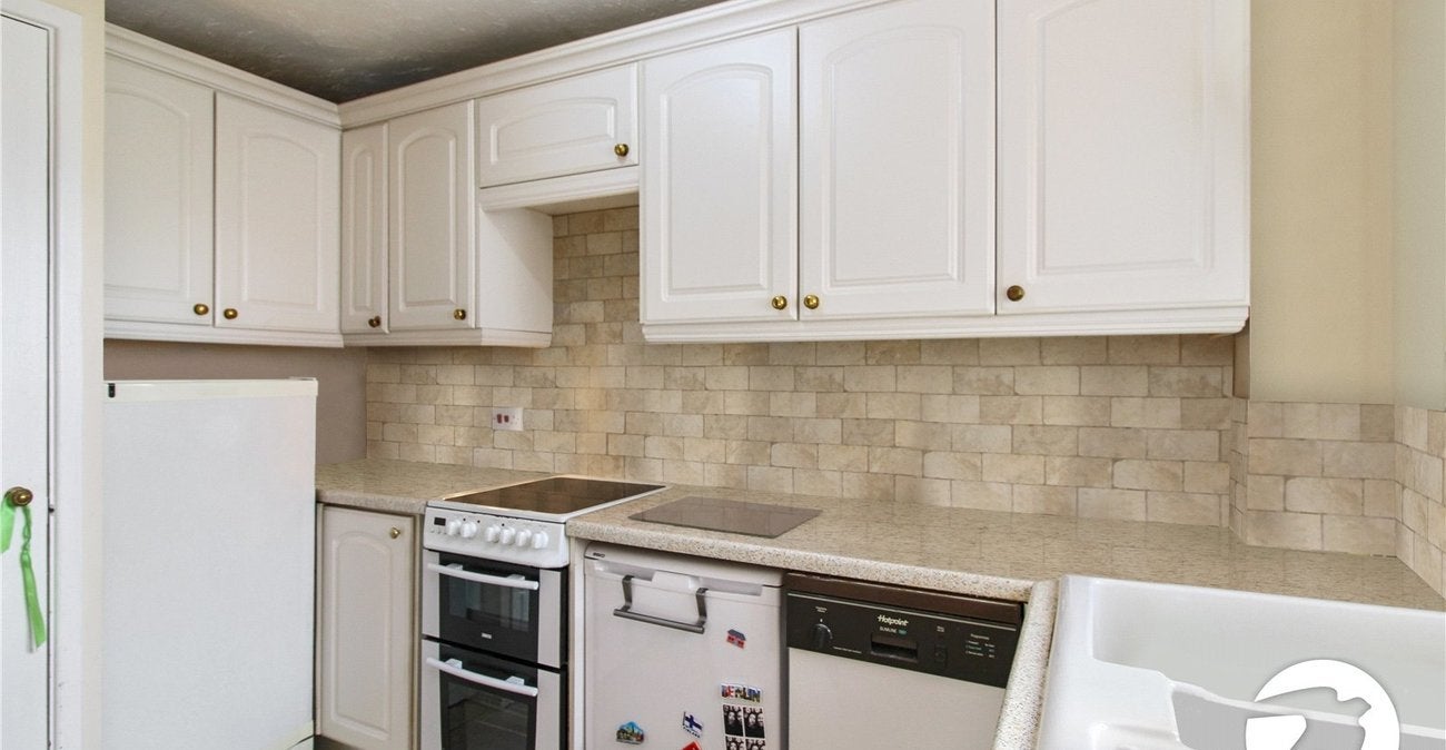 Flat Cumberland Place in Greater London