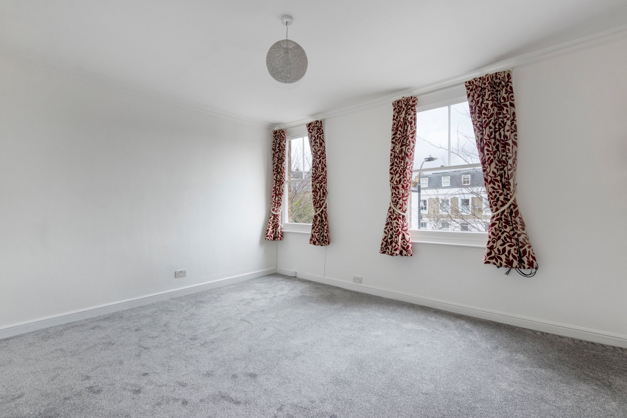 House Bradmore Park Road in Greater London