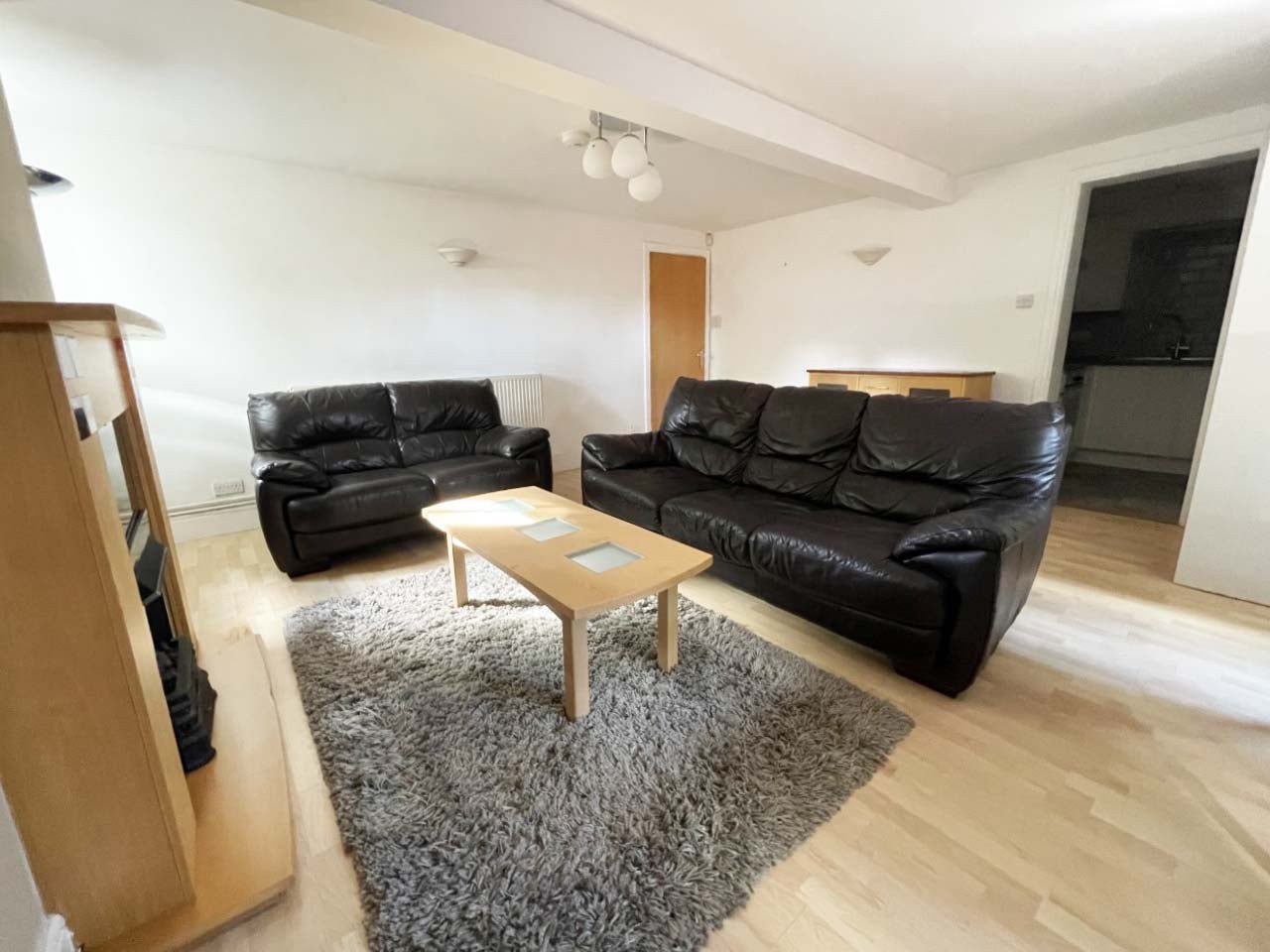 Flat Weetwood Lane in Leeds