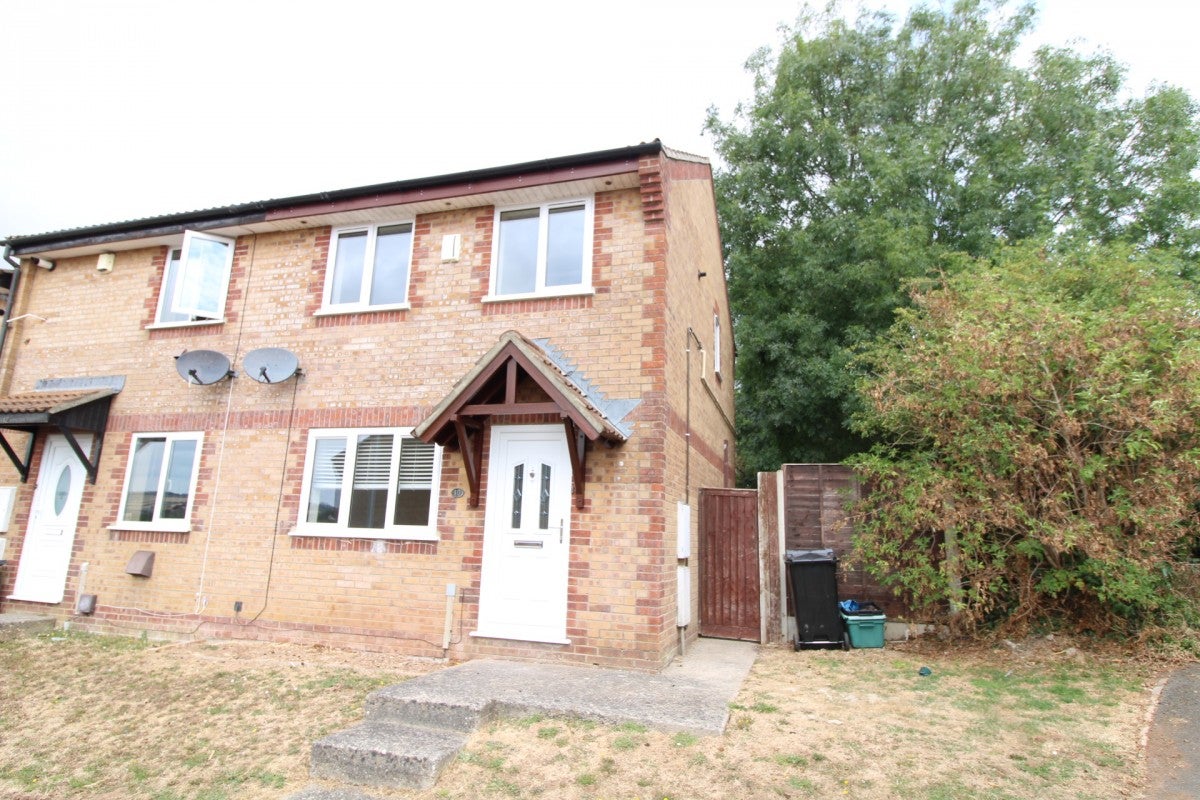 House Bryer Close in Bridgwater