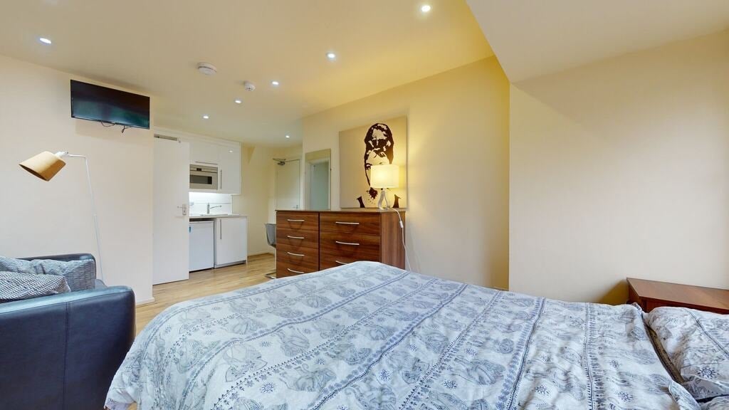 Room Anson Road in Greater London