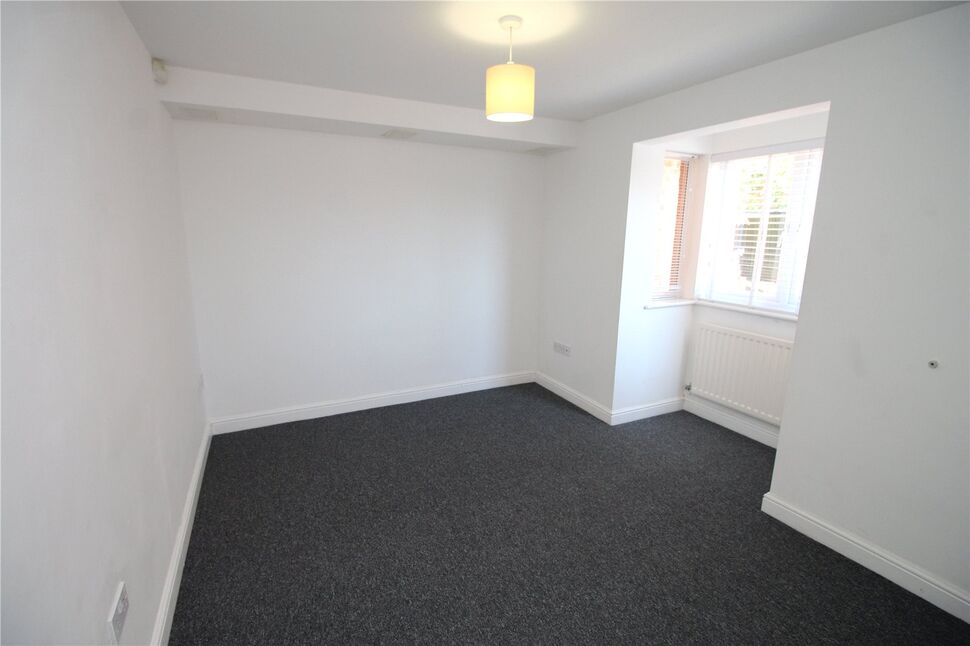 Flat Milton Road in Clapham