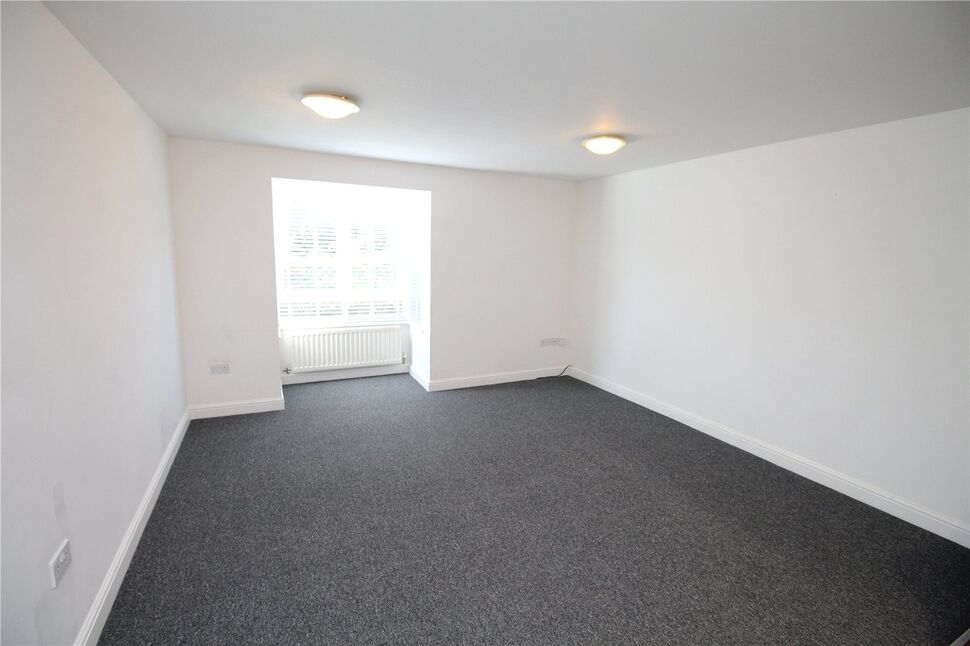 Flat Milton Road in Clapham