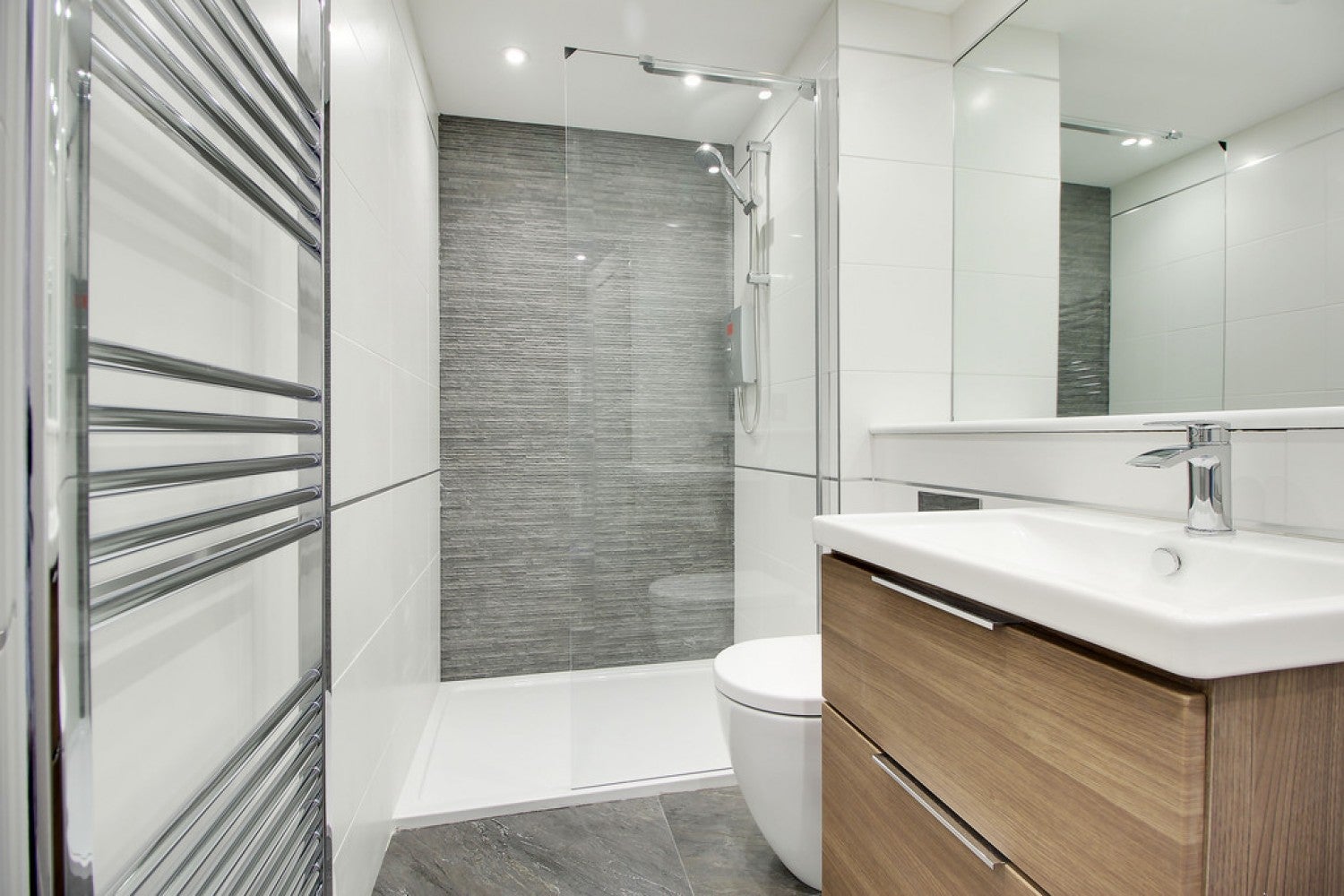 Flat Cross Keys in Crawley