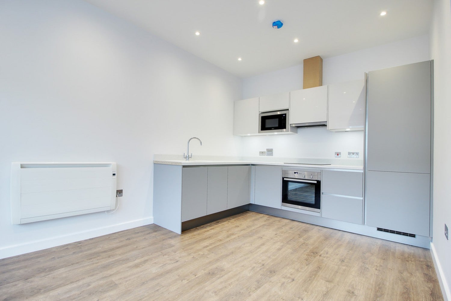 Flat Cross Keys in Crawley