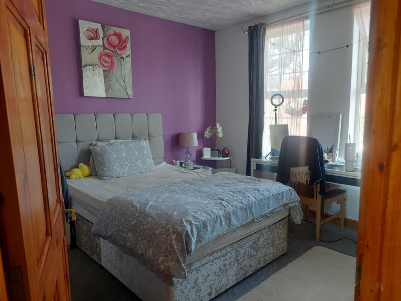 Room Crocketts Road in Birmingham
