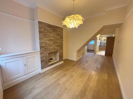 Flat Lansdowne Road in Leicester