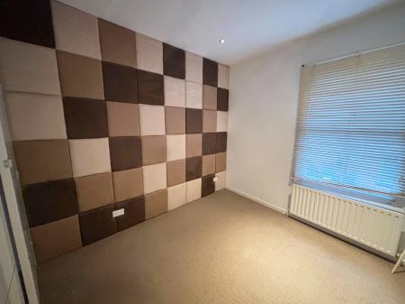 Flat Lansdowne Road in Leicester