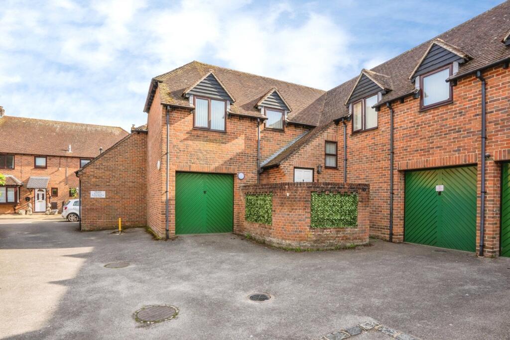 Flat Pelham Terrace in Emsworth