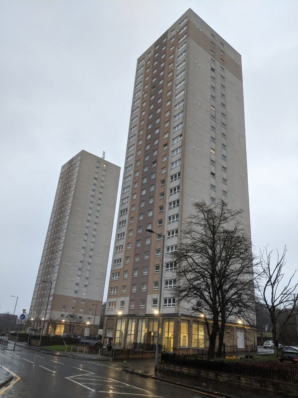 Room Balgrayhill Road in Glasgow