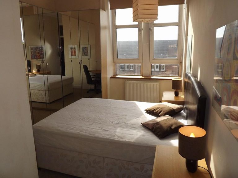 Flat Airlie Street in Glasgow