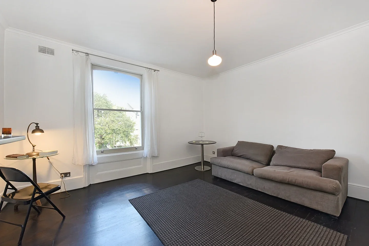 Flat Amhurst Road in Greater London