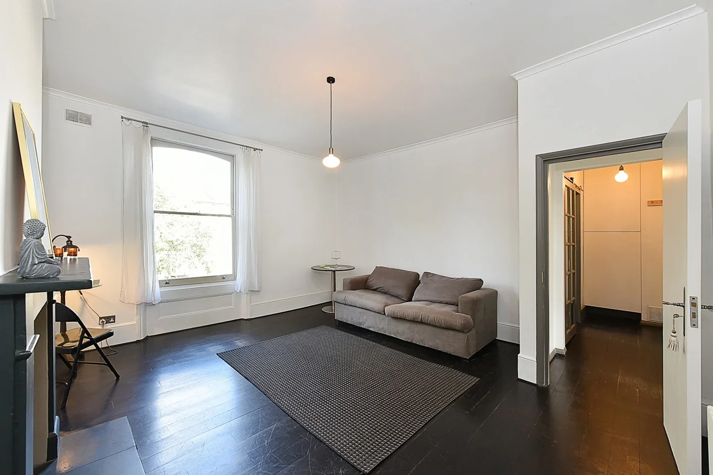Flat Amhurst Road in Greater London