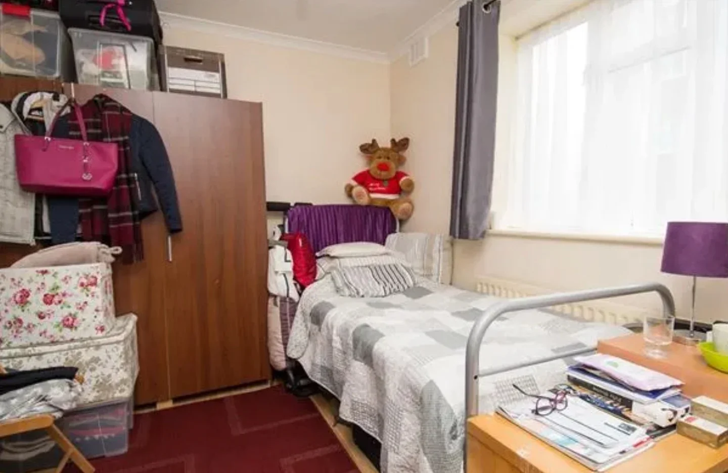 Flat Toland Square in Greater London