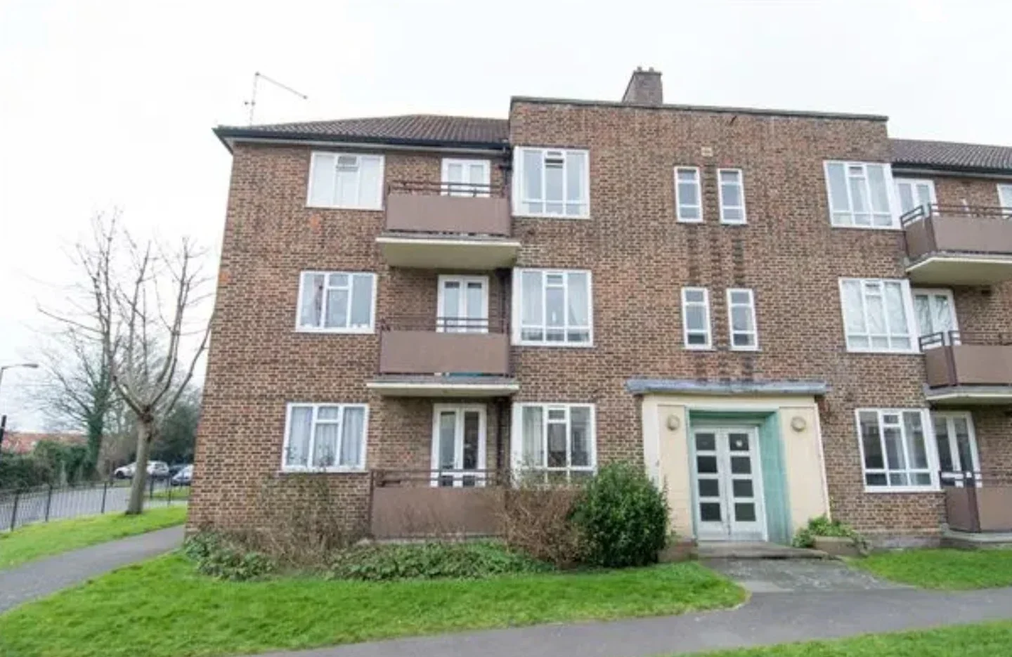 Flat Toland Square in Greater London