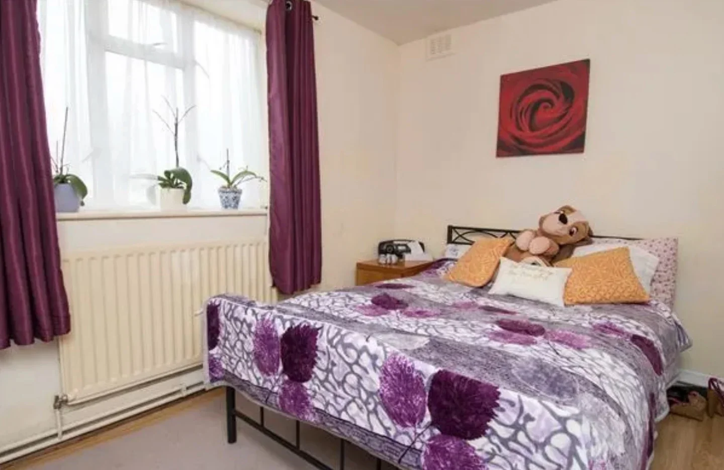 Flat Toland Square in Greater London